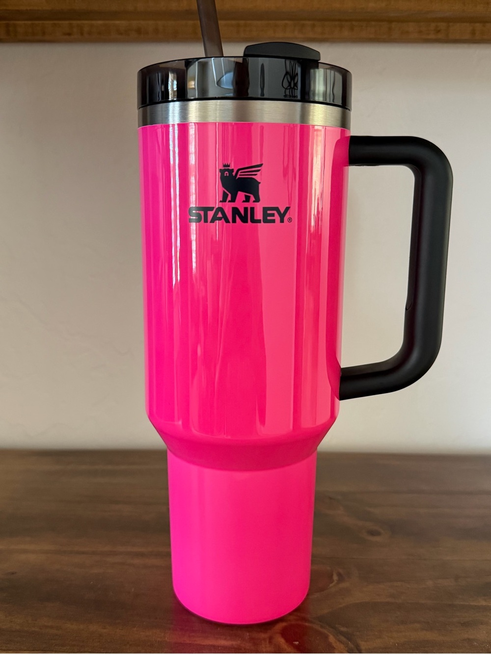 Stanley Hot Pink w/Black Quencher 40oz